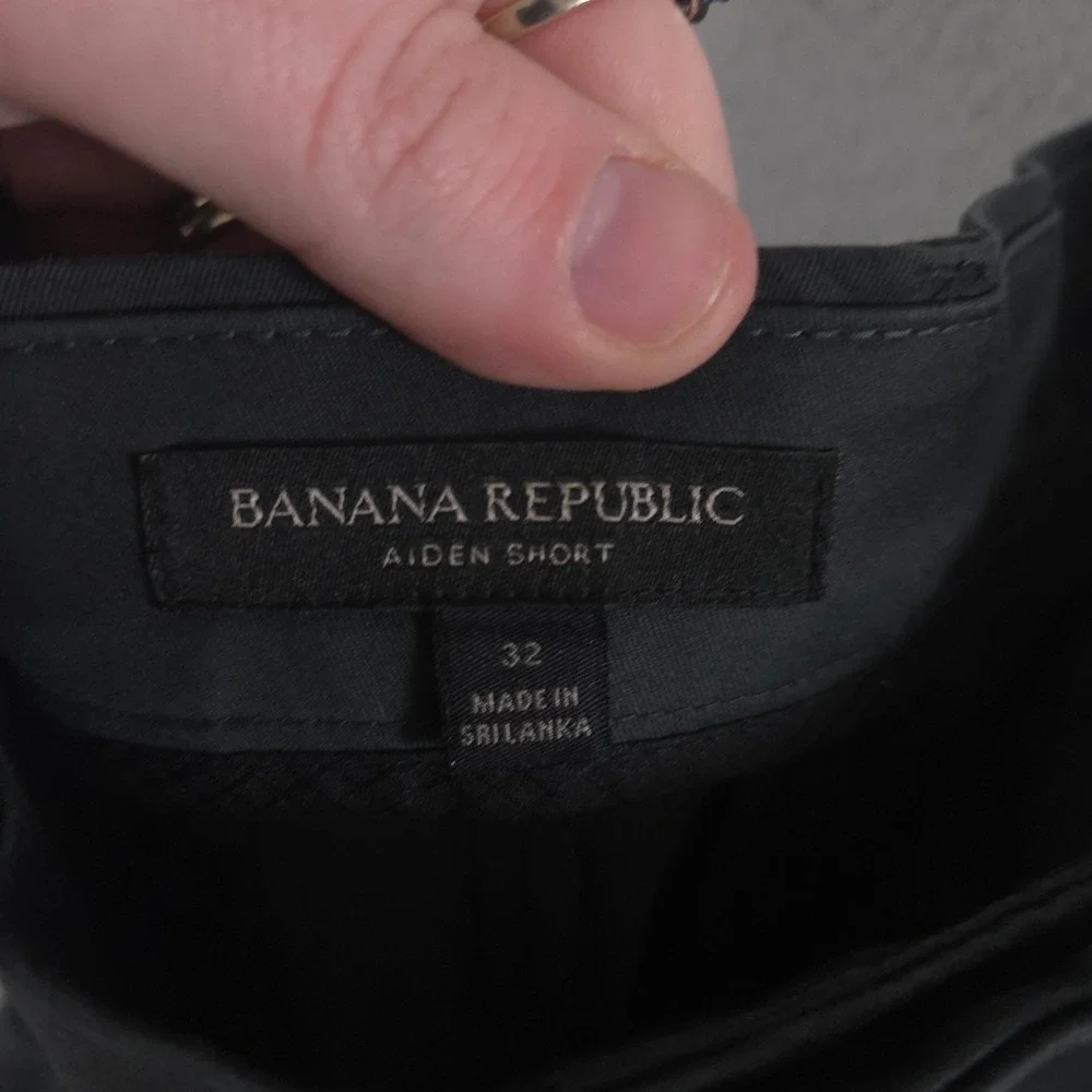 Banana Republic Shorts Mens 32 Grey Aiden Slim Fit Performance Chino Side Vent